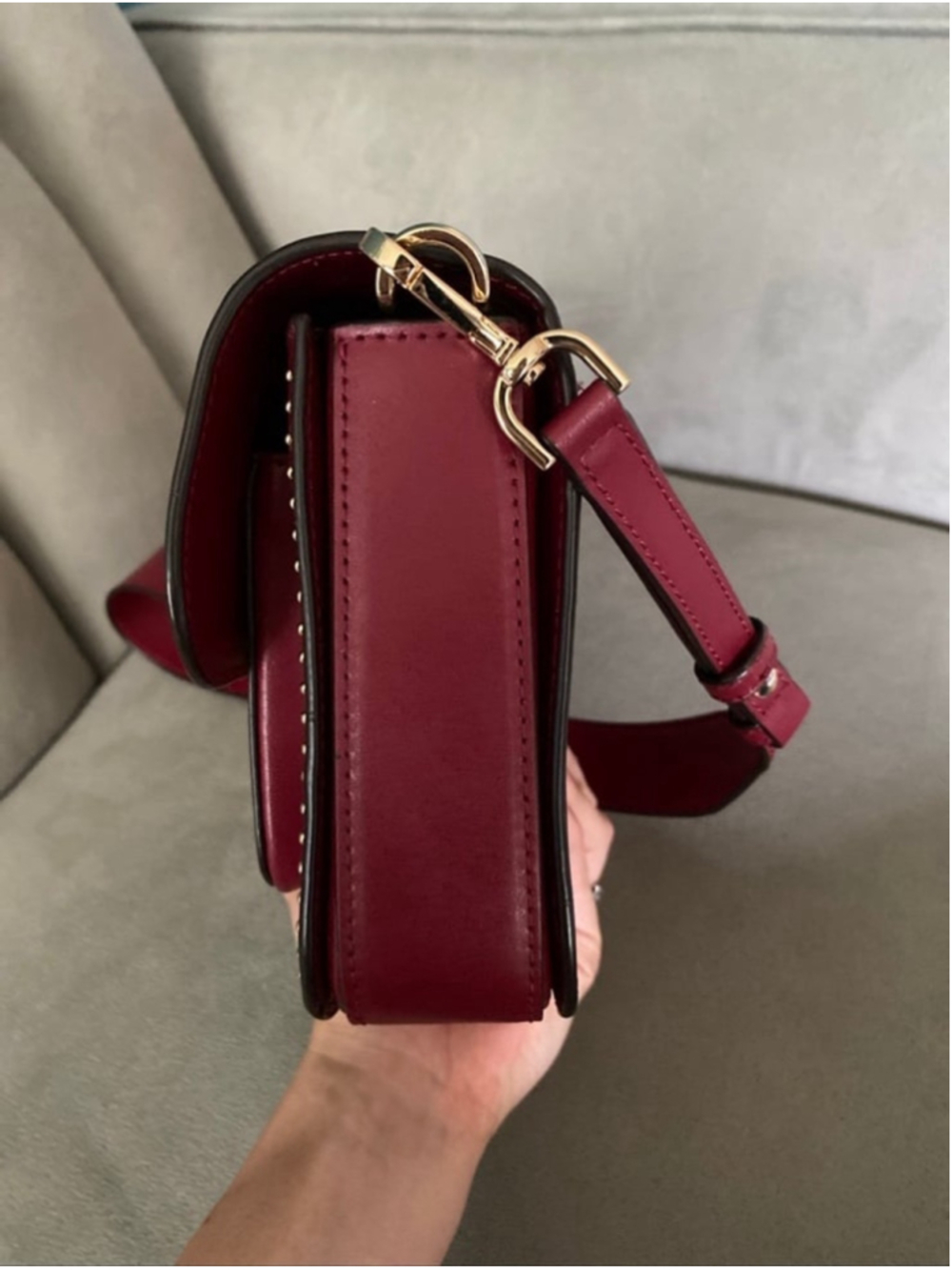 NWOT Michael Kors Sloan Editor Shoulder Bag – Red Leather with Gold Star Studs - Picture 3 of 9